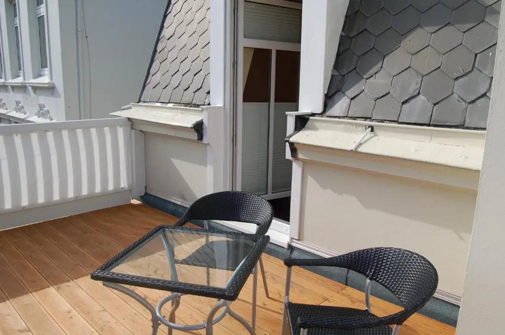 Standard Double room with balcony (full double bed)