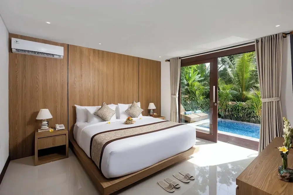 4 Bedrooms Villa