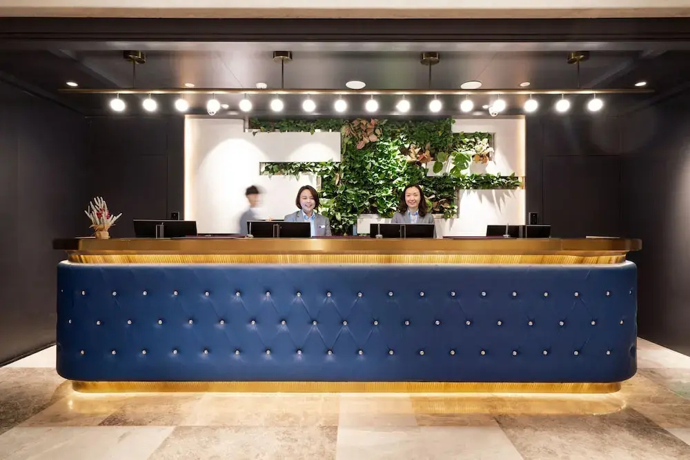 Lobby & Reception