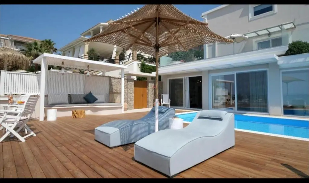 Paralia Luxury Suites - Chambres