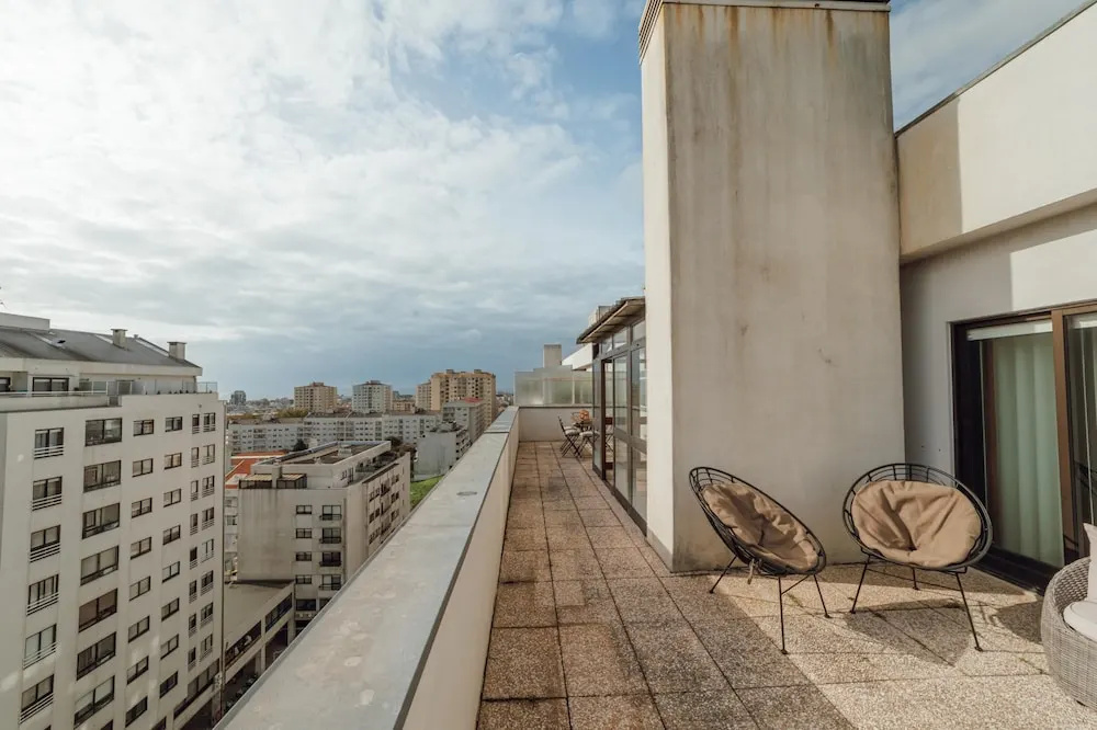 City Center Grand SEA View Terrace by Vacationy