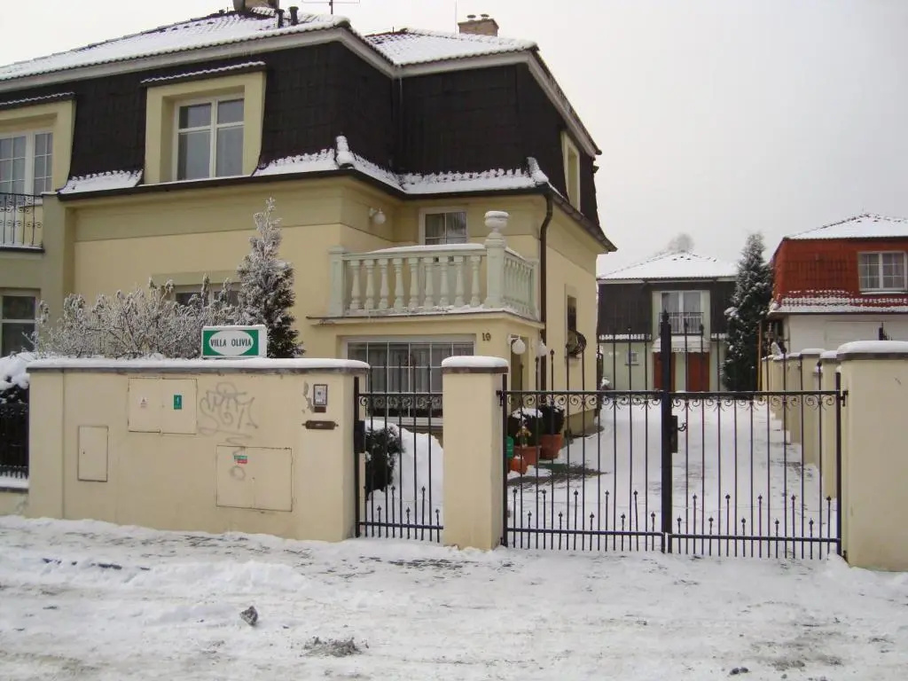 Standard Triple room with garden view