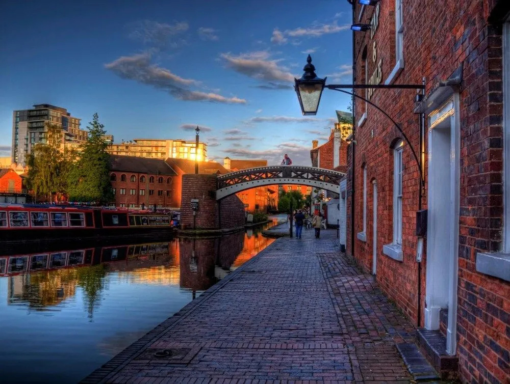 Tudors eSuites Five Ways Terrace Parking