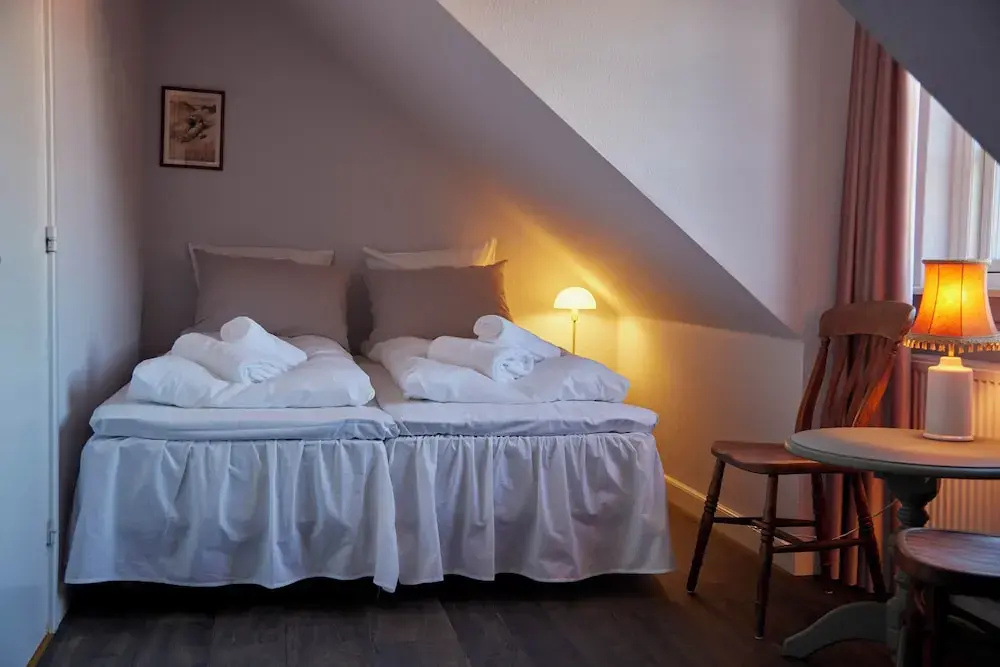 Economy room