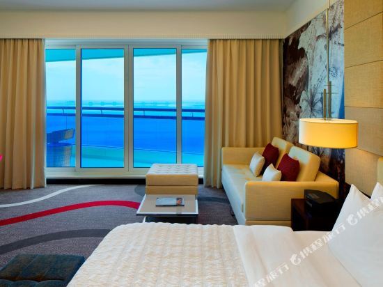 Le Meridien Al Aqah Beach Resort