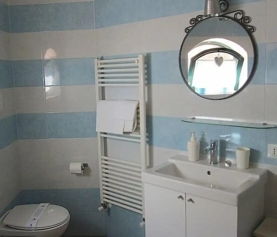 Comfort room