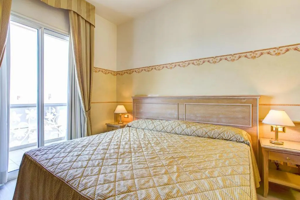 Standard Double room with sea view (full double bed)