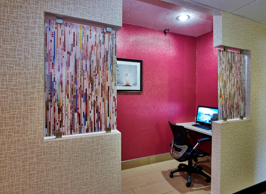 Lobby & Reception