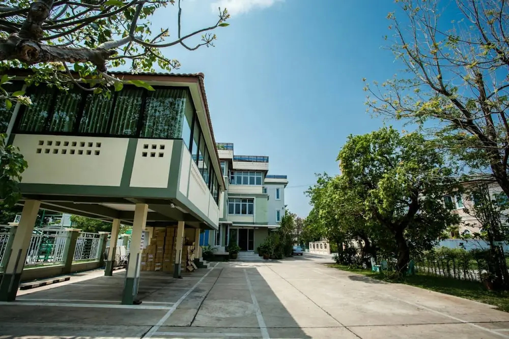 Prasongsuk Place