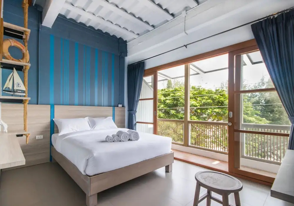 Premium Double room with balcony and oceanfront (full double bed)