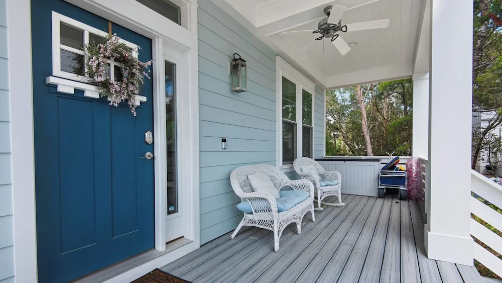 Sleeps 8; Community Pool, 5 Minute Walk to Beach Access