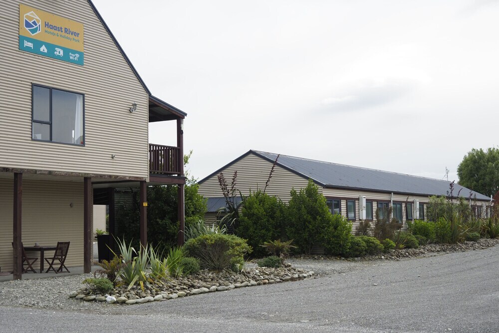Haast River Motels & Holiday Park by null