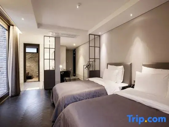 Standard Double Family room (twin beds)