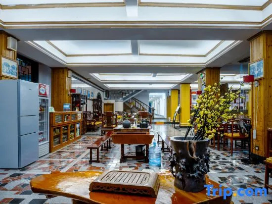 IU Hotel Ruili Nanmao Street - Général