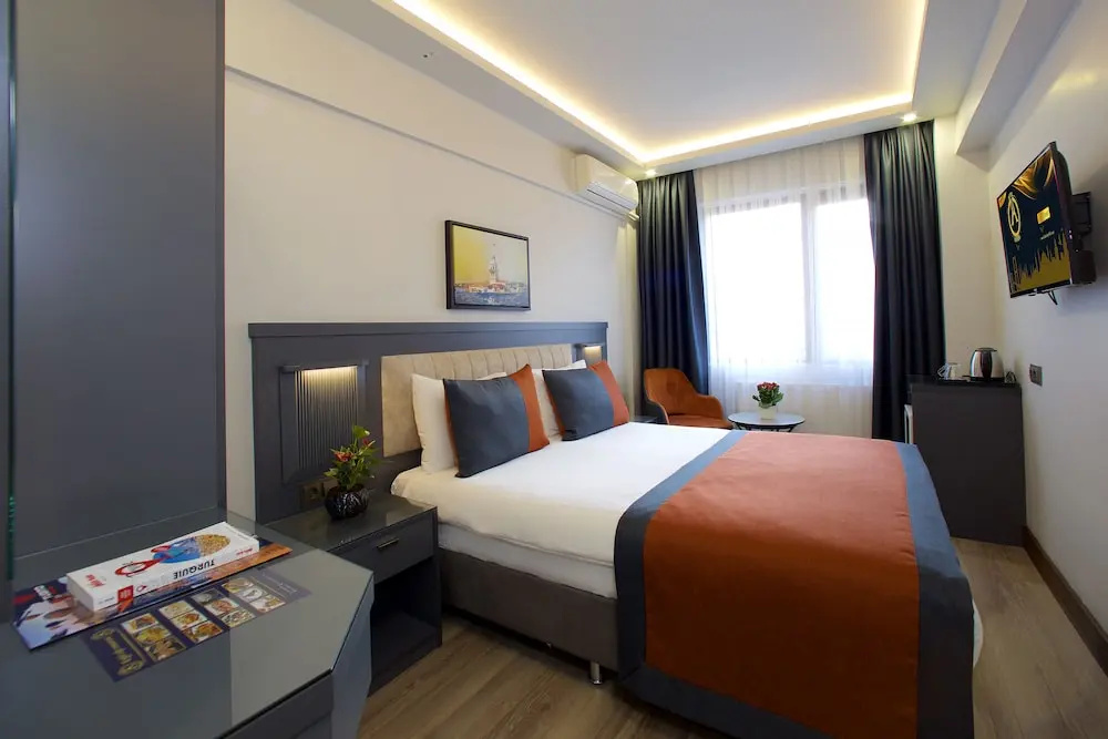 Double room (full double bed)