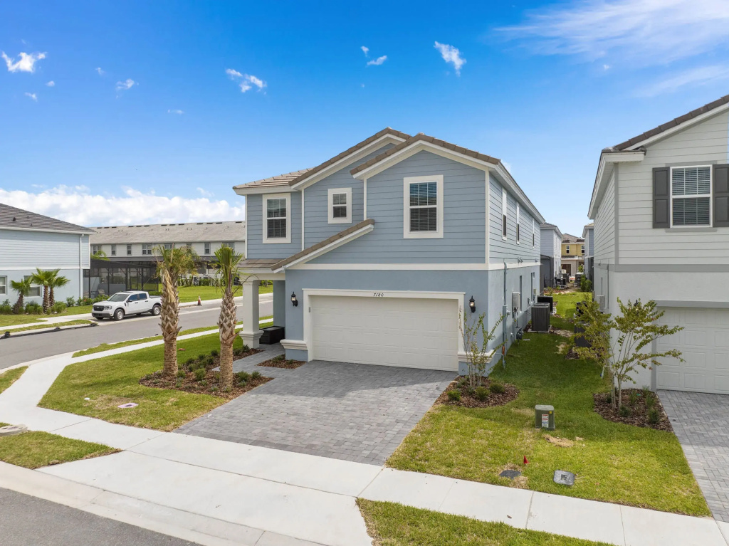 Upstay - 17 Guest Home w Pool Hot Tub BBQ Games, Davenport