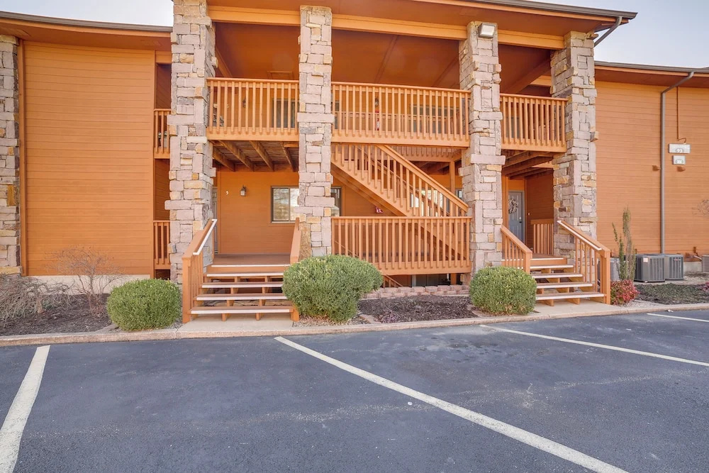 Pool Access! 2-unit Escape at Pointe Royale Resort