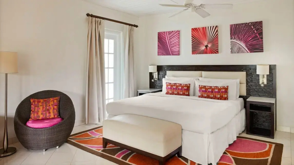 Double Junior Suite with balcony and with garden view (full double bed)