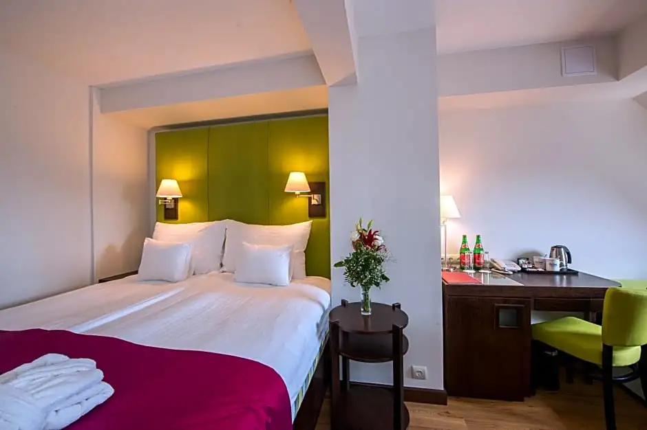Three Corners Hotel Art - Chambres
