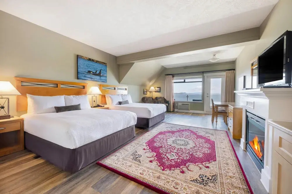 Deluxe Quadruple Suite with ocean view
