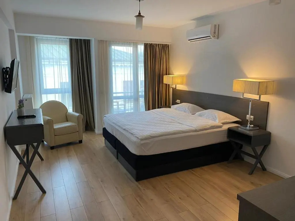Deluxe Double room with balcony (full double bed)