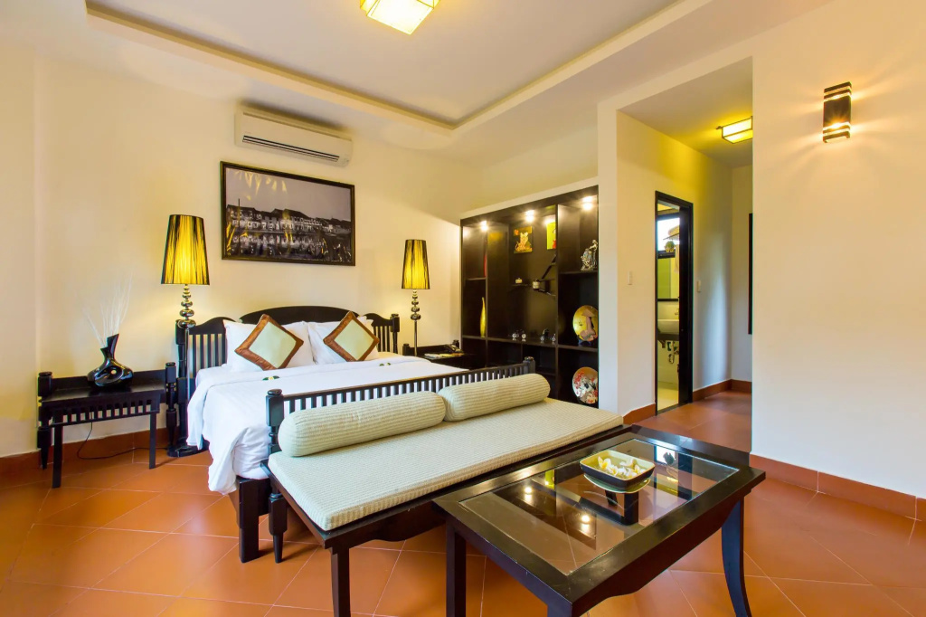 Grand Suite with garden view