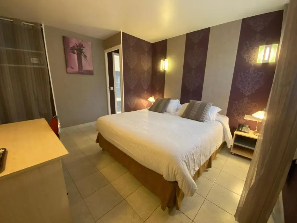 Contact Hôtel - Hôtel les Bleuets & SPA - Chambres