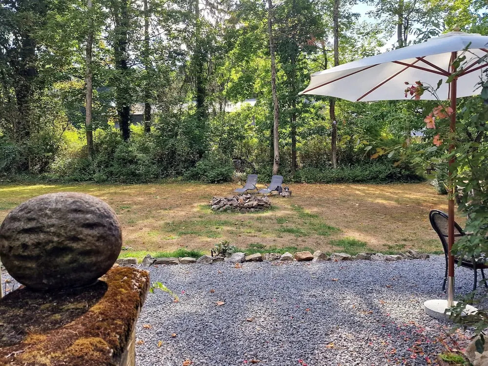 Historic Romantic Pavilion Retreat for 4