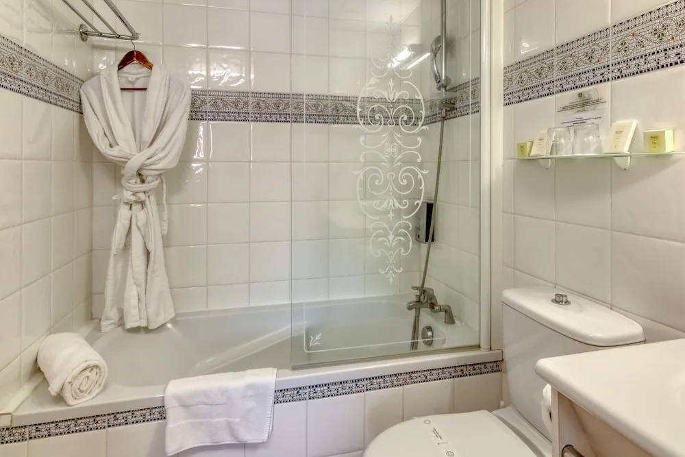 Logis Hotel Restaurant Les II Mas - Chambres