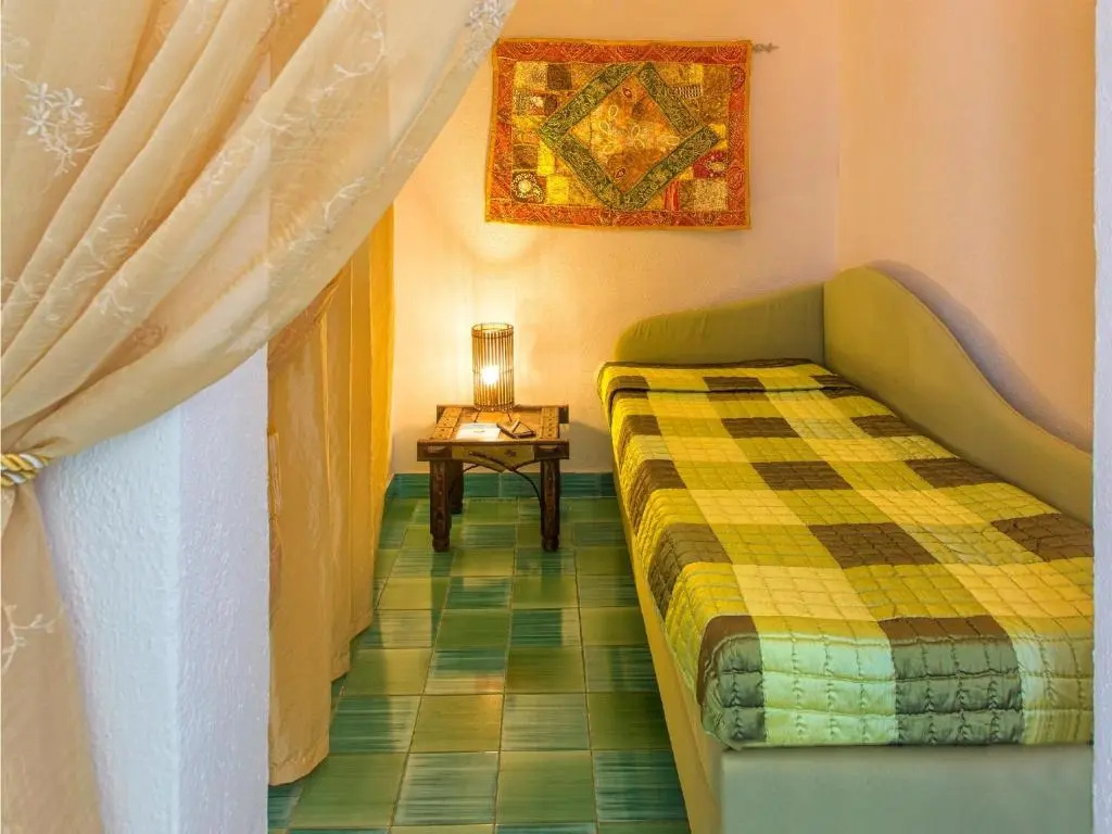 Standard Triple room with sea view