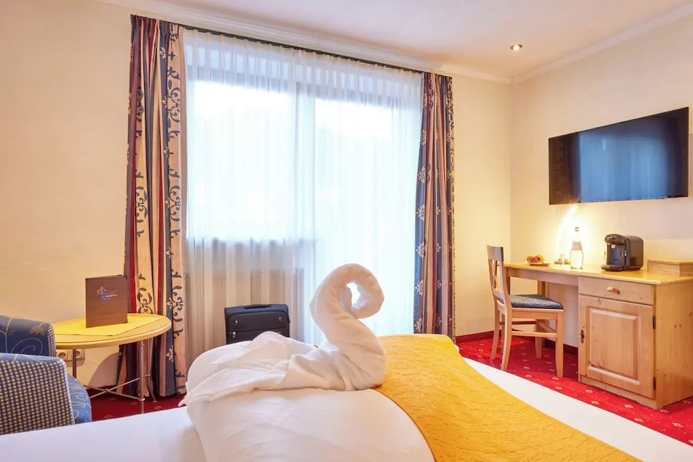 Deluxe Single room (single bed)