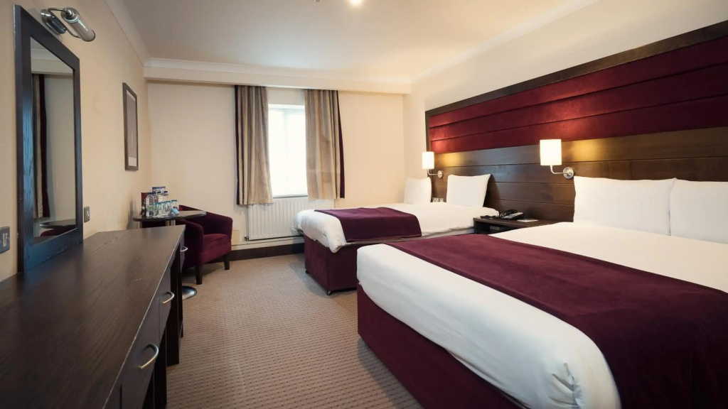 Cavan Crystal Hotel - фото 6