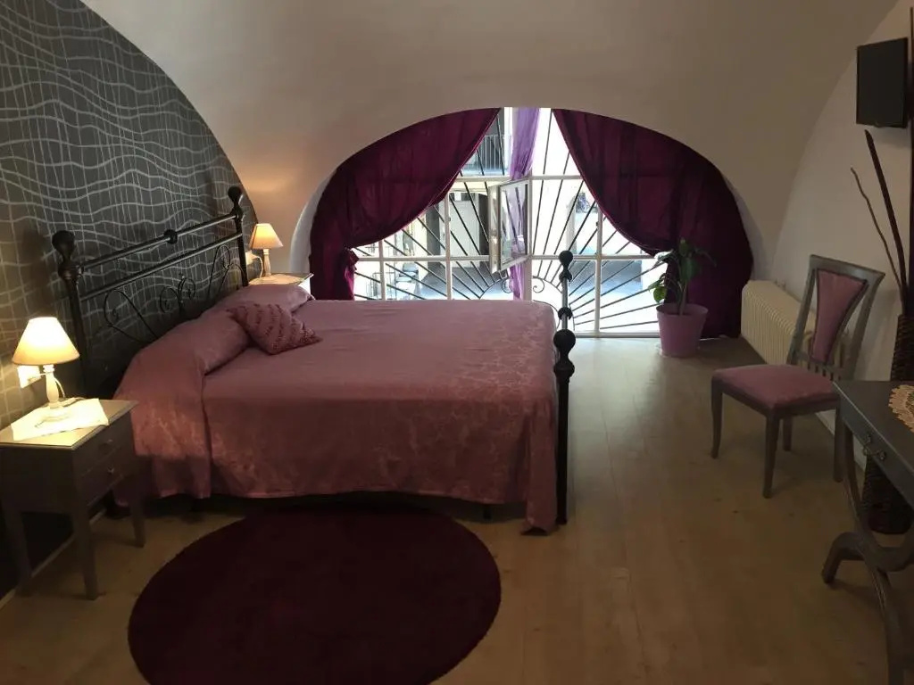 Superior Double room (full double bed)