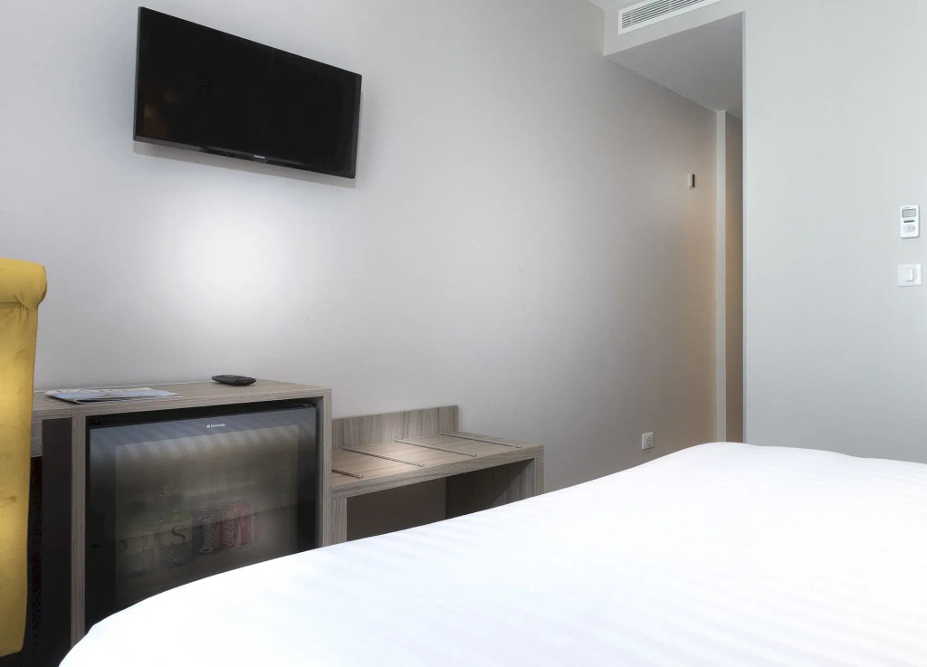 Отель Hôtel International Paris в Париже