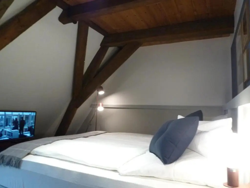 Comfort room