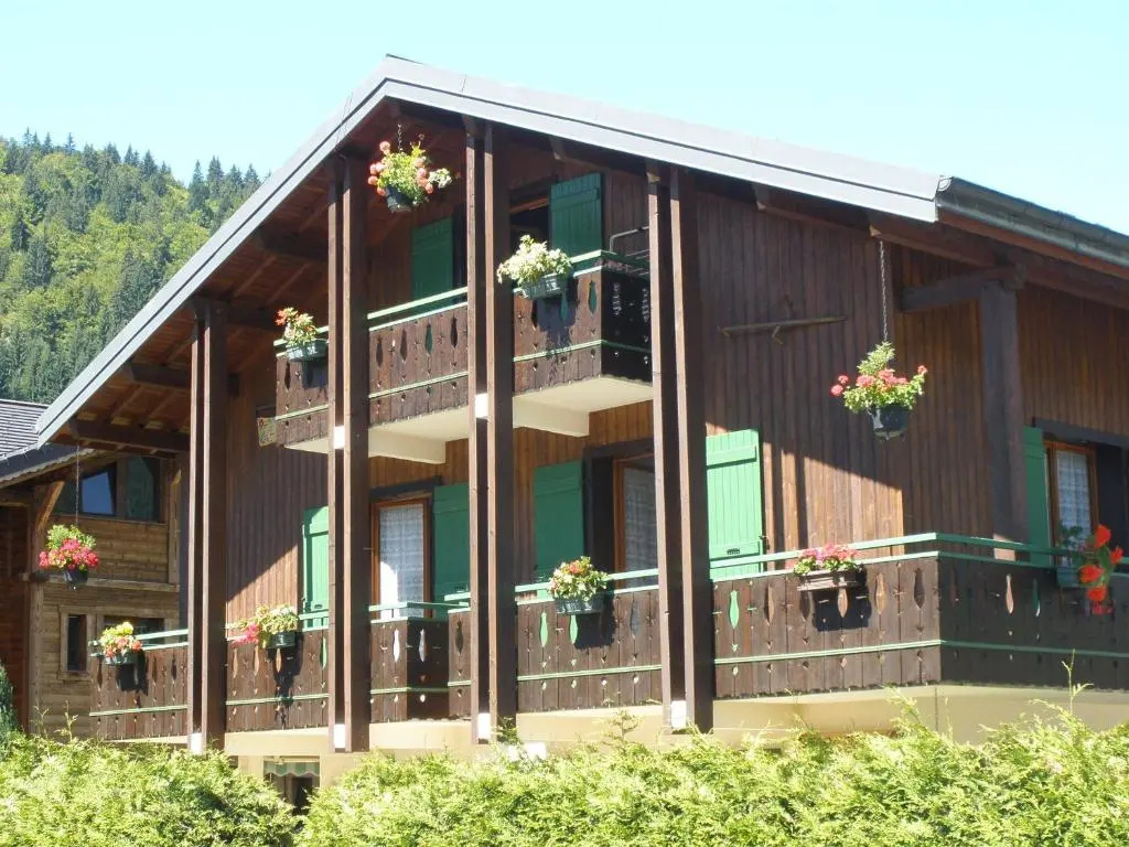 1 Bedroom Apartment with mountain view