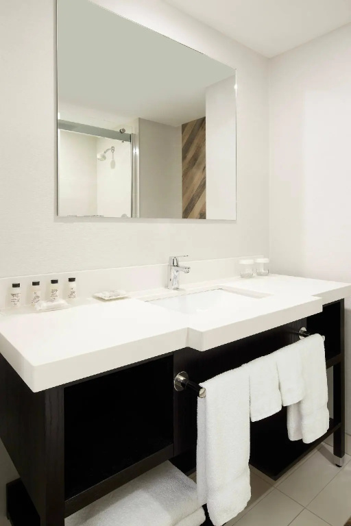 Delta Hotels by Marriott Sherbrooke Conference Centre - Chambres
