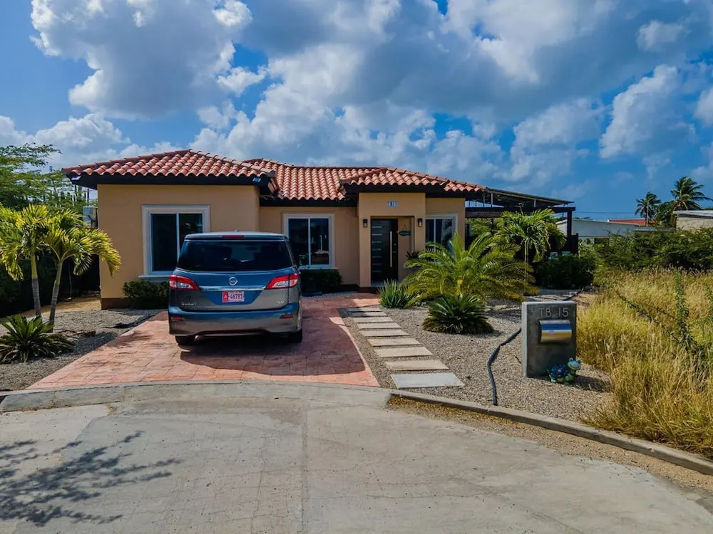 3BR Villa Central Location Private Pool Patio