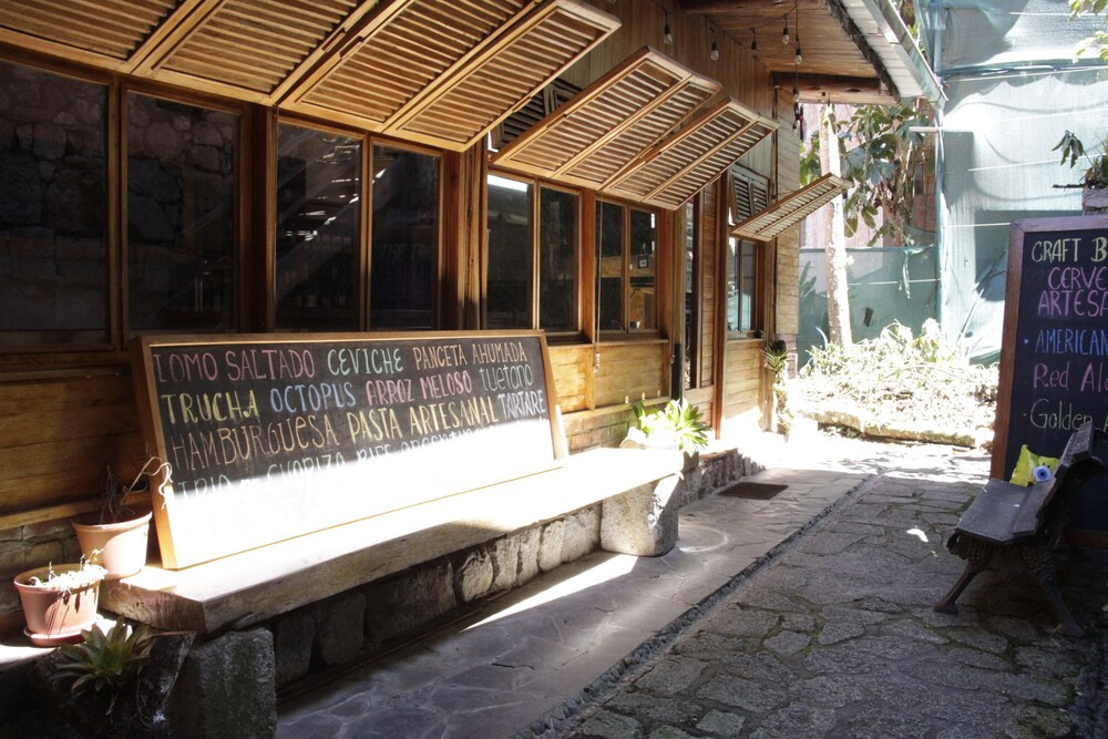 tree house lodge