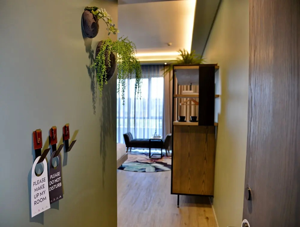 Lobby & Reception