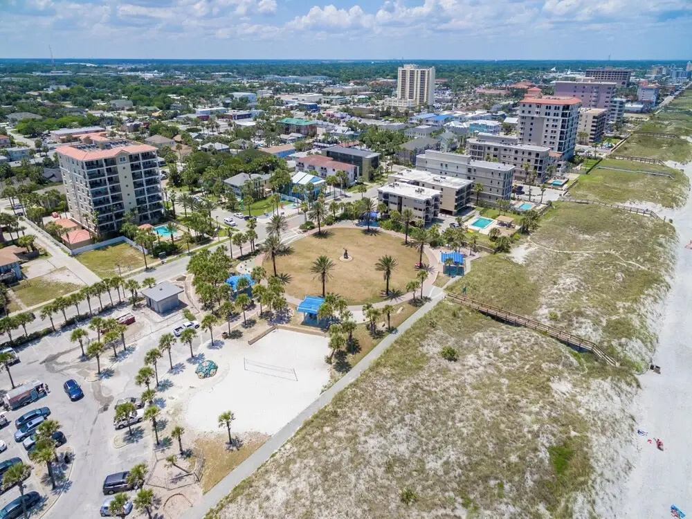 Jacksonville Beach Costa Verde 2319-102 by Distinctive Beach Rentals