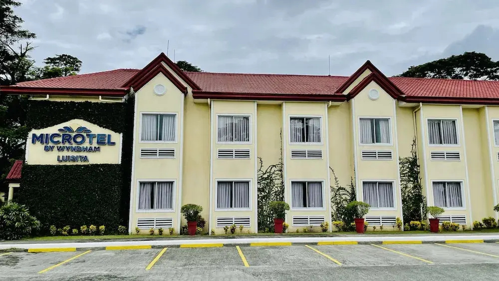 Microtel Inn & Suites Luisita-tarlac