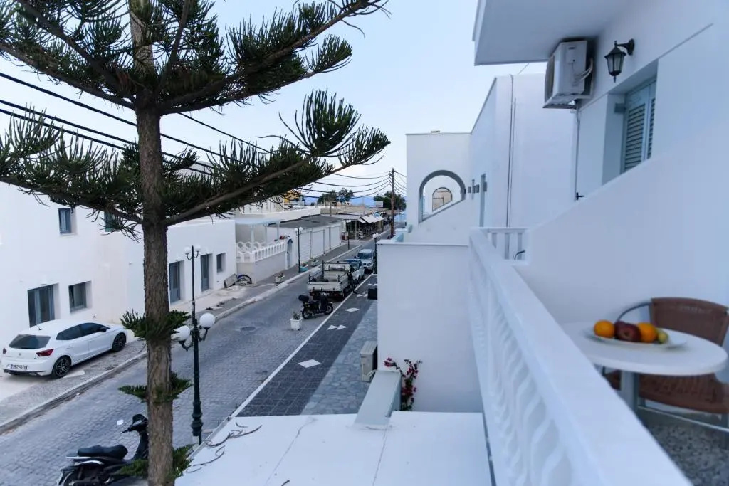 Standard Double room with partial sea view (full double bed)