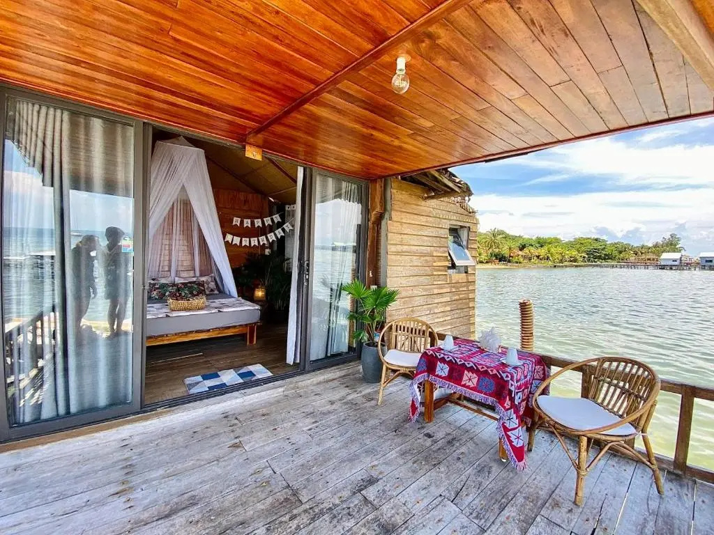 Beach & Waterfront