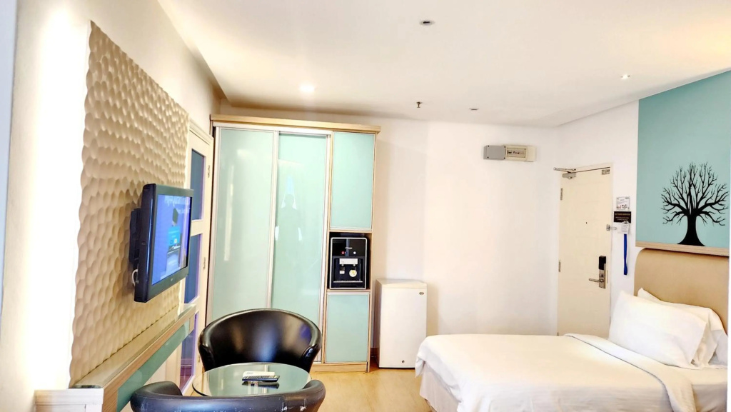 Отель Holiday Place в Куала-Лумпуре