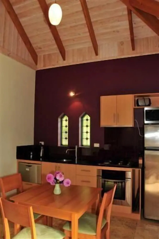 Luxury Double Cottage with lake view full double bed