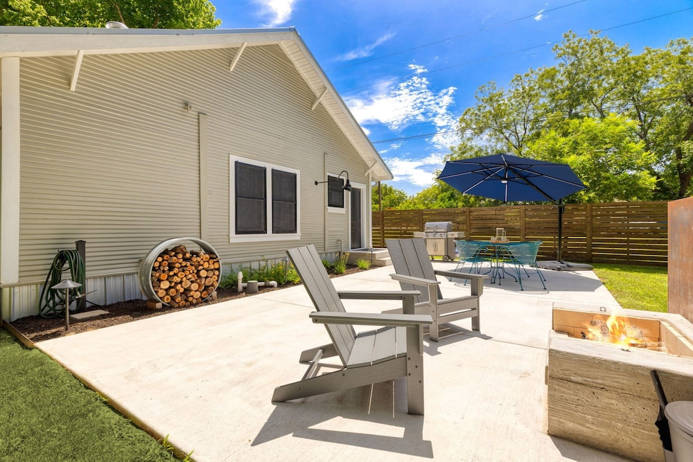 Cozy Cottage in the Heart of Johnson City