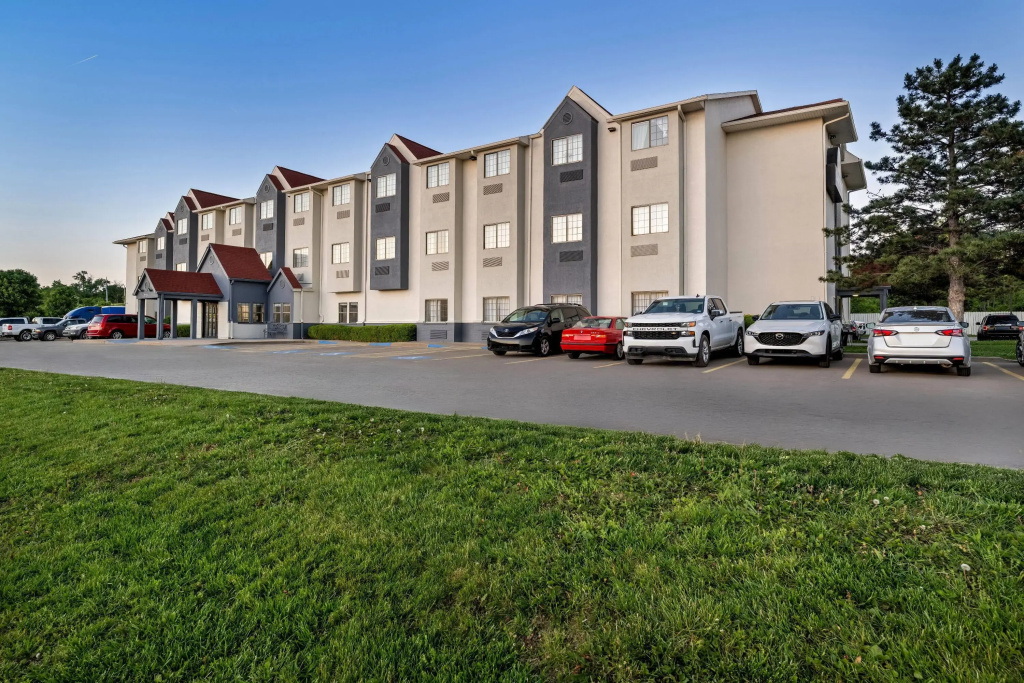 Days Inn by Wyndham near Kansas Speedway