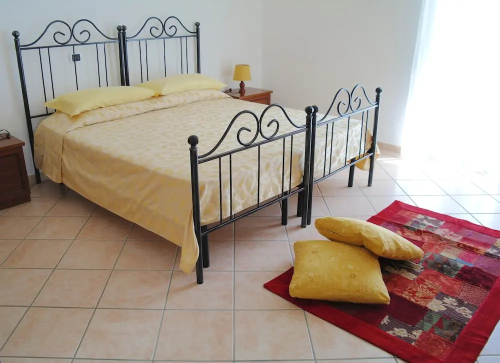 Standard Double room with balcony (full double bed)