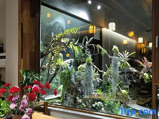 Pu'er Senquan Inn (Tea Horse Ancient City Scenic Area)
